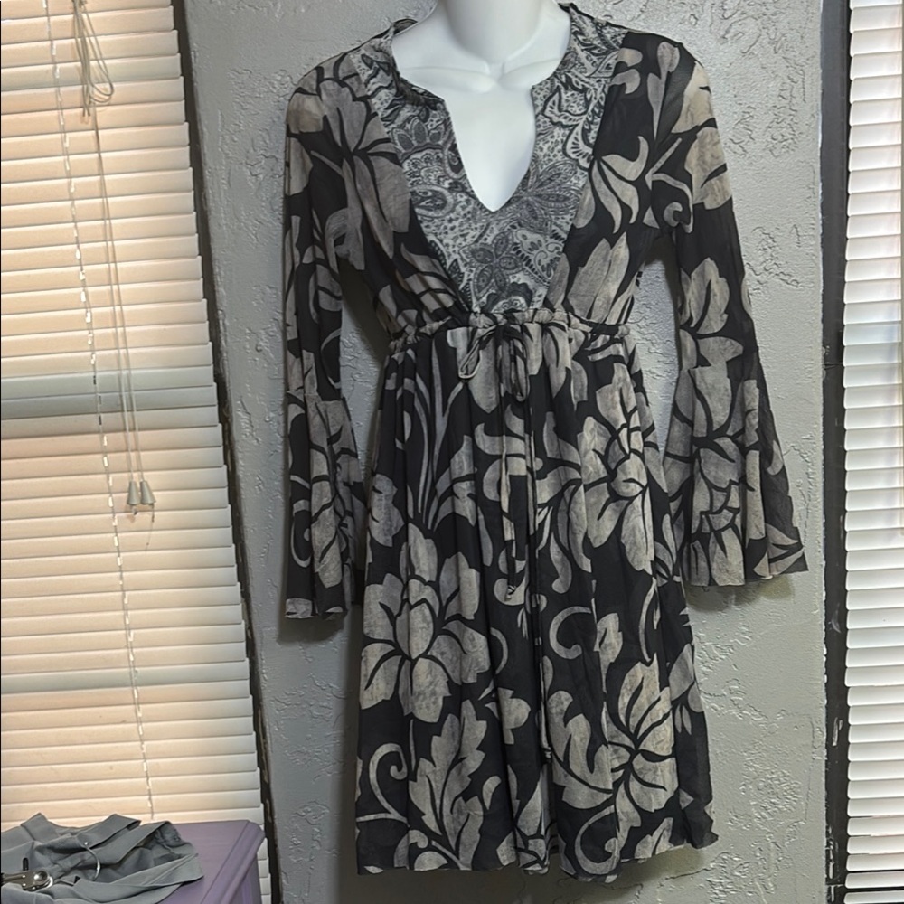 Bundle of dresses Floral Black and Gray and a pink dress.( 3 for $15)